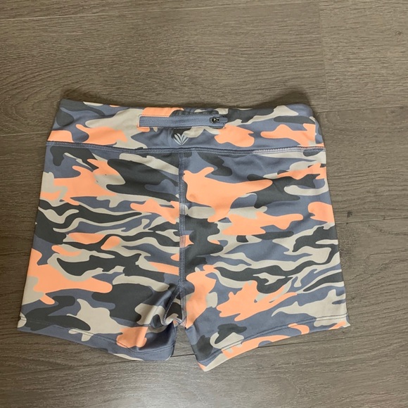 Forever 21 workout spandex shorts - Picture 4 of 4